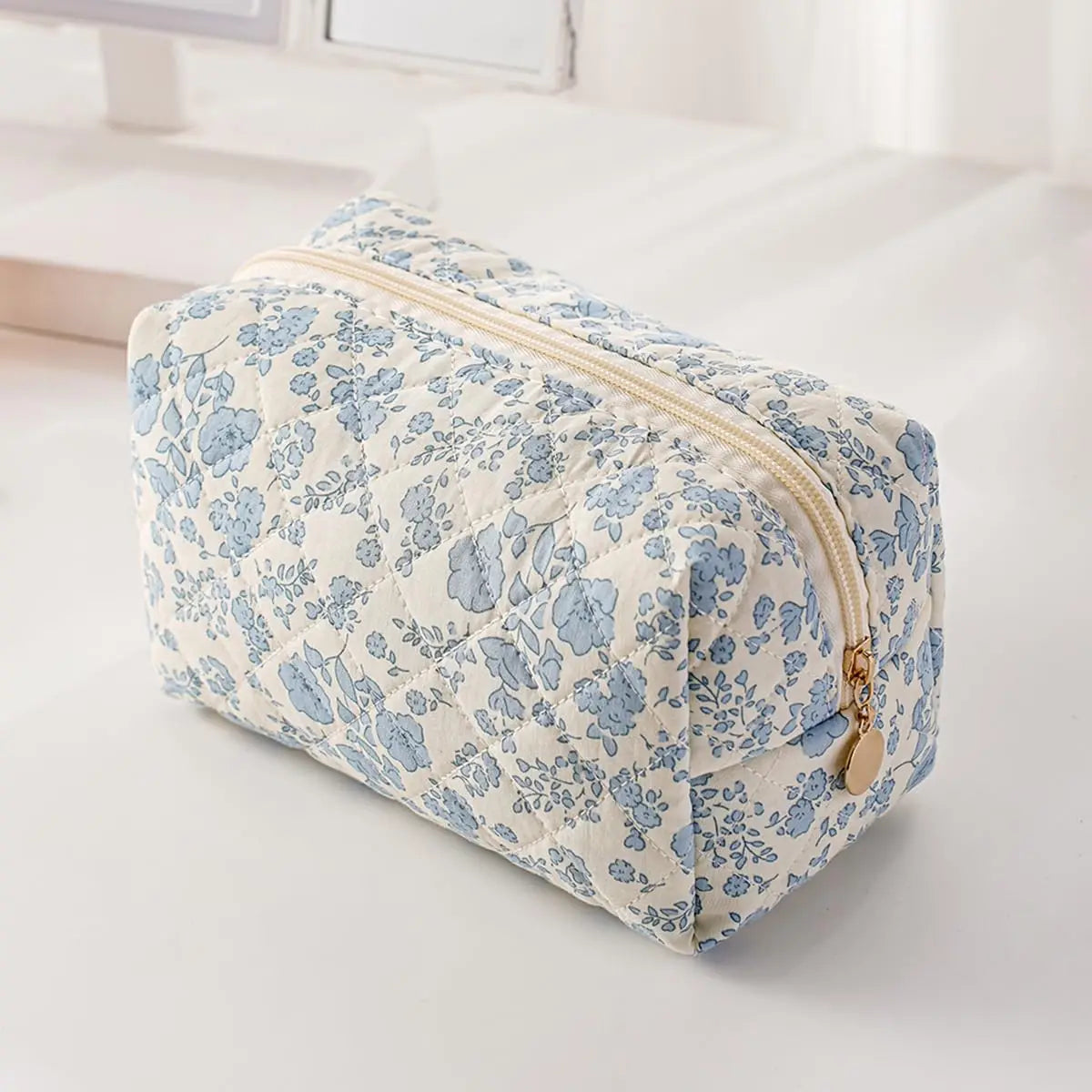 Storage Organizer Floral Puffy Quilted Makeup Bag Flower Printed Cosmetic Pouch Large Travel Cosmetic Bag Make up Aesthetic